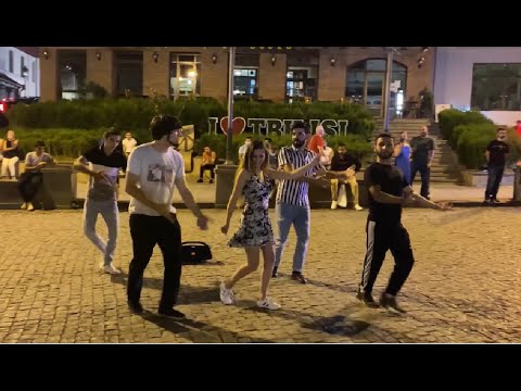Мадина Девочки Танцует Классно На Улице Шардени В Тбилиси Лезгинка 2022 Чеченская Madina ALISHKA